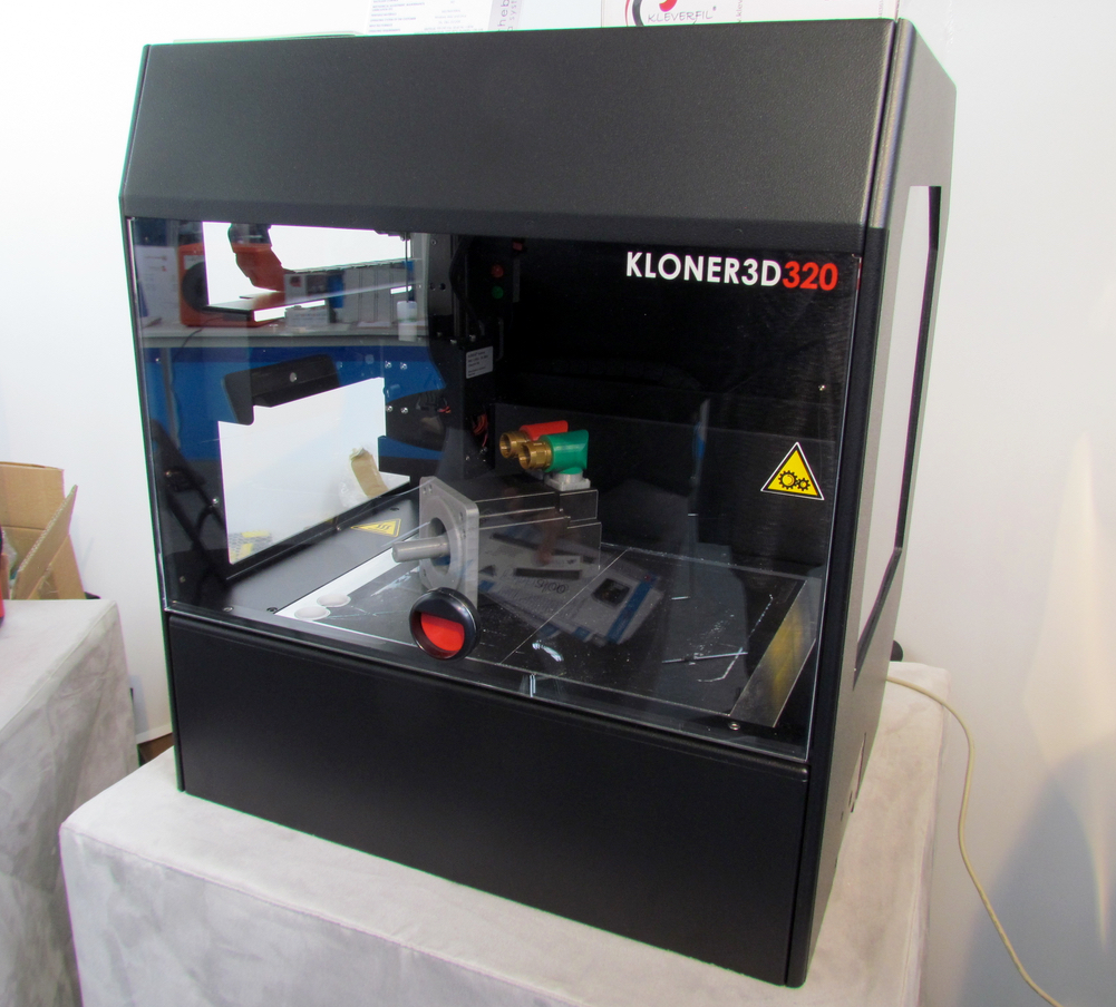  The 240Twin desktop 3D printer from Kloner3D 
