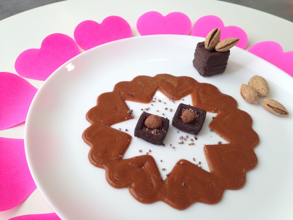  Valentine’s Day chocolate mousse and caramel sauce 3D printed on the Foodini 