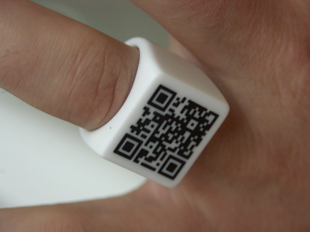  Using QR code to track a 3D model?  :   QR Code Ring detail    by Individual Design ,   CC BY-SA  