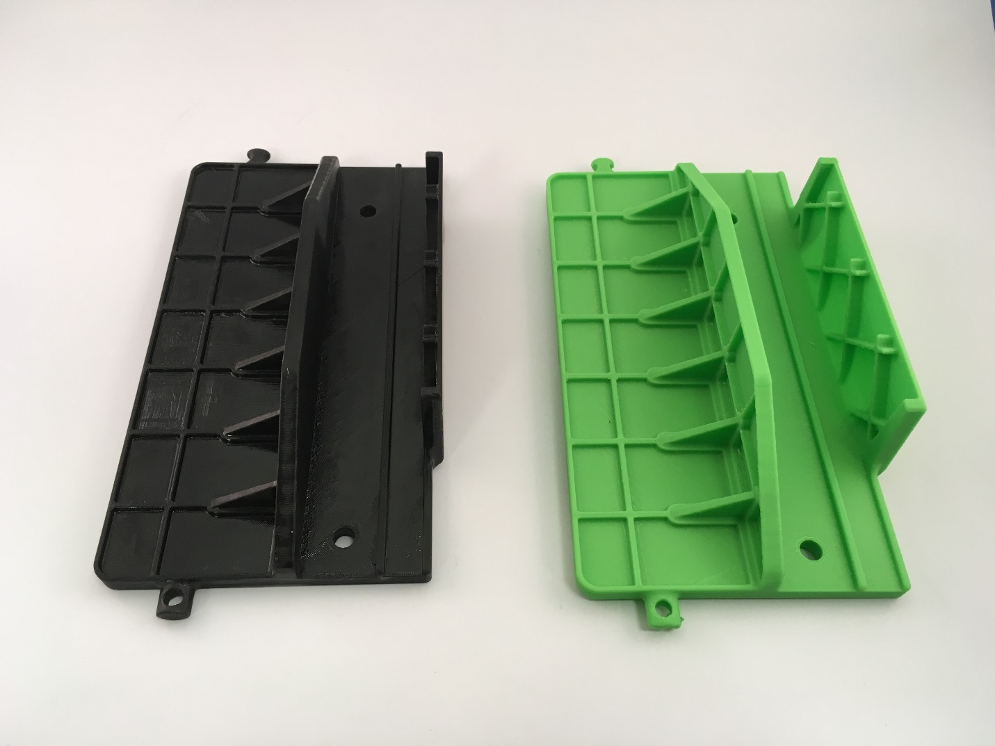  Comparing 3D prints from high-end industrial equipment vs low-cost desktop equipment 