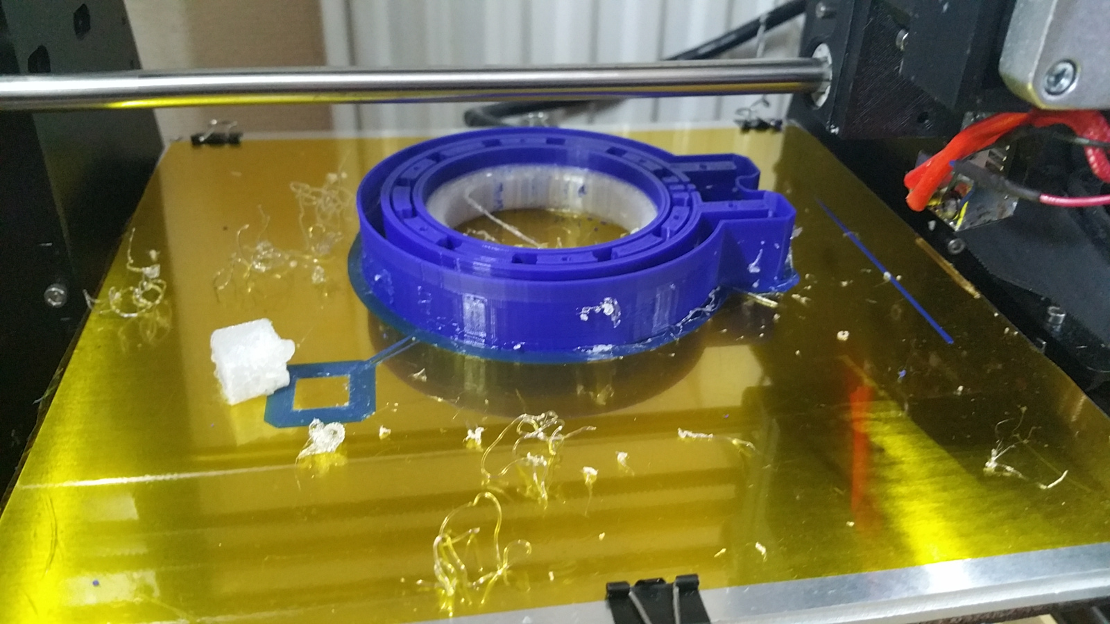  3D printing parts of the illuminated magnifying glass project 