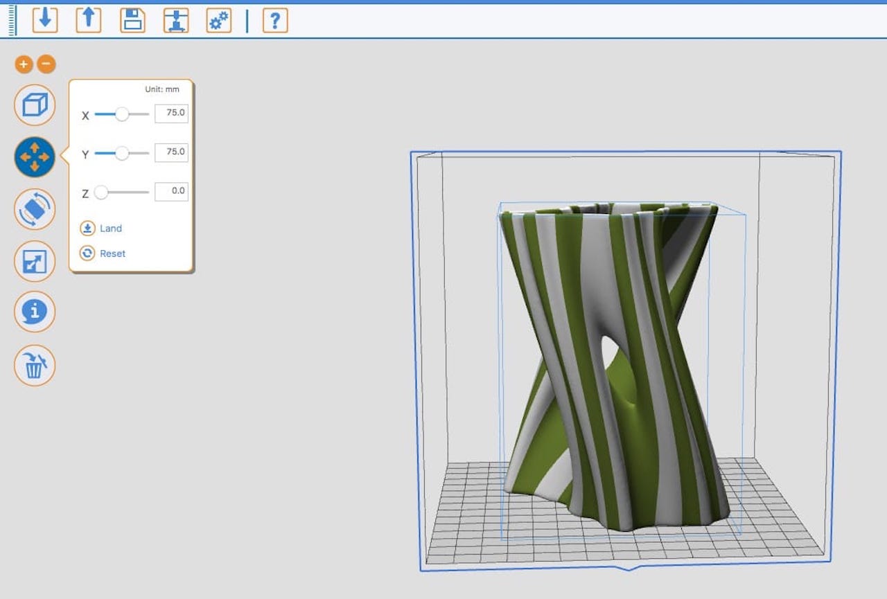  Selecting two colors for a 3D model in XYZware for the da Vinci Jr. 2.0 Mix ( Model courtesy Virtox ) 