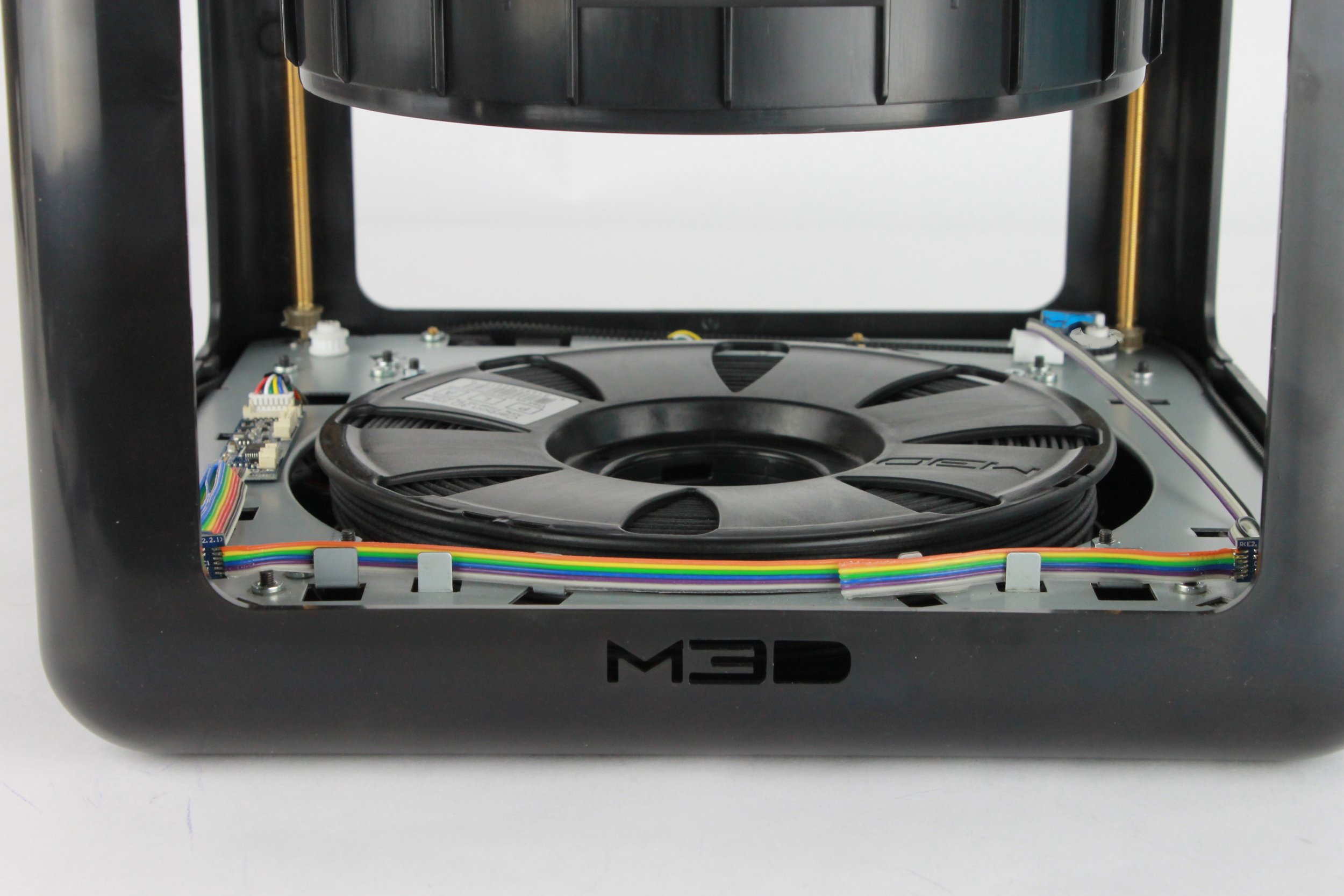 The M3D Pro's hidden internal spool storage compartment 