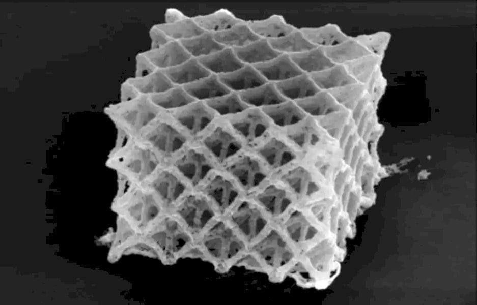  A lattice of 3D-printed nickel only six microns high. (Image courtesy of Greer Lab.) 