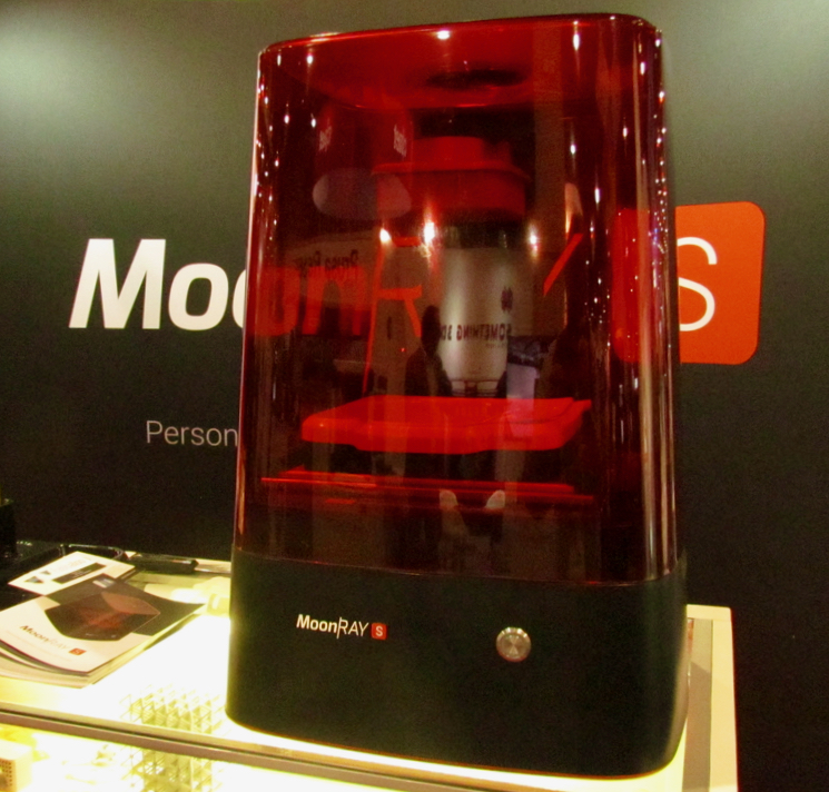  The MoonRay S desktop high resolution 3D printer 