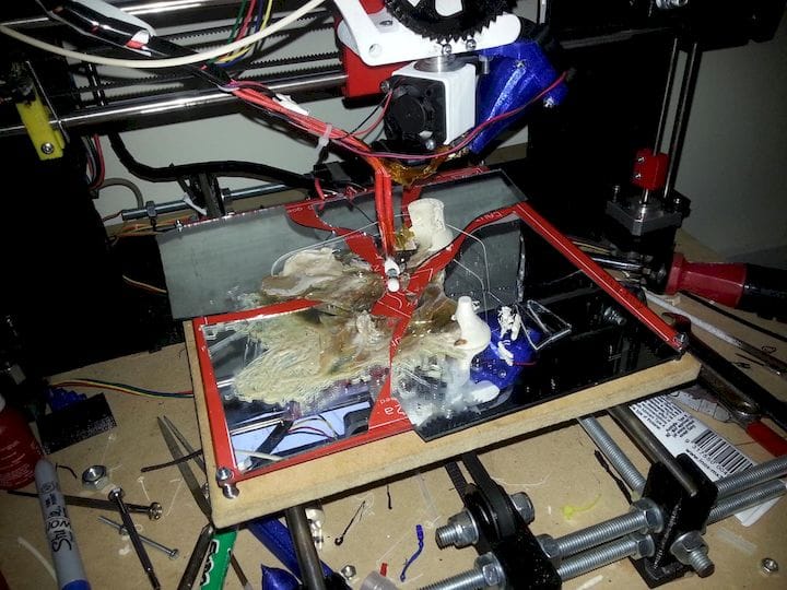  Self-damaged 3D printer almost caused a fire 