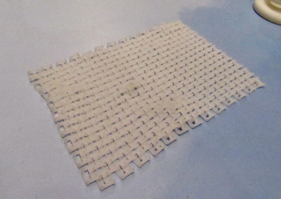  An interlocking mesh made of nylon, printed on the Ricoh AM 5500SP SLS 3D printer 