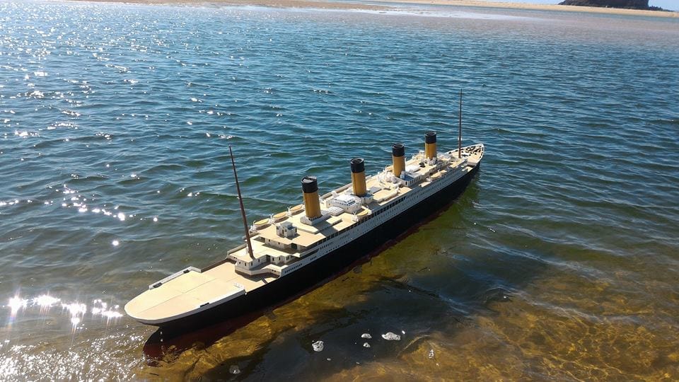  This 3.7m 3D printed Titanic sails by remote control 