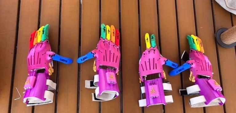 USC Students Building Youth Confidence By 3D Printing Prosthetics for Free