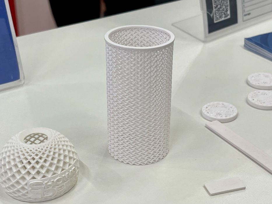Tethon Corporation et Showa Denko America développent leur première résine  UV pour la fabrication additive de céramique - 3D ADEPT MEDIA