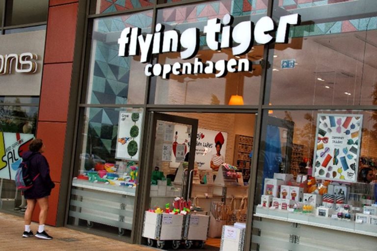 Flying Tiger Copenhagen: Reducing Plastic Usage with the q3d Lamp