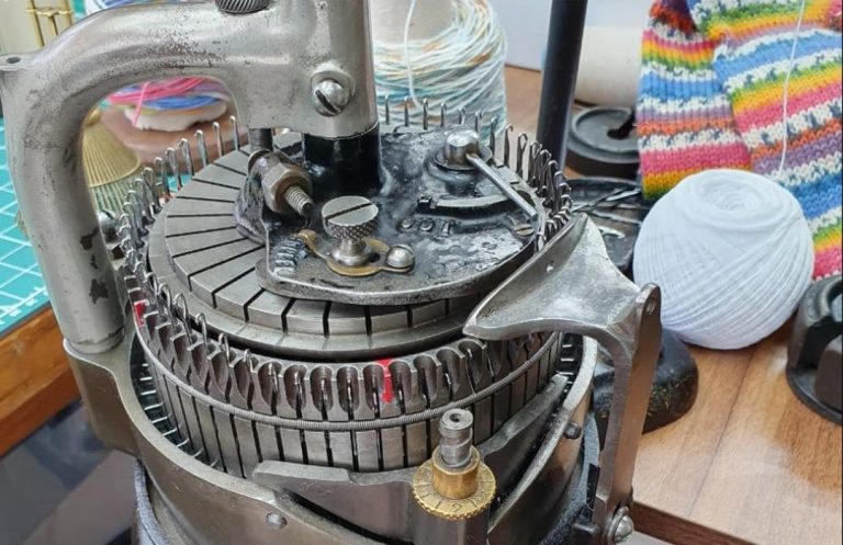 Book of the Week: A Beginner’s Guide To Using A Circular Sock Knitting Machine