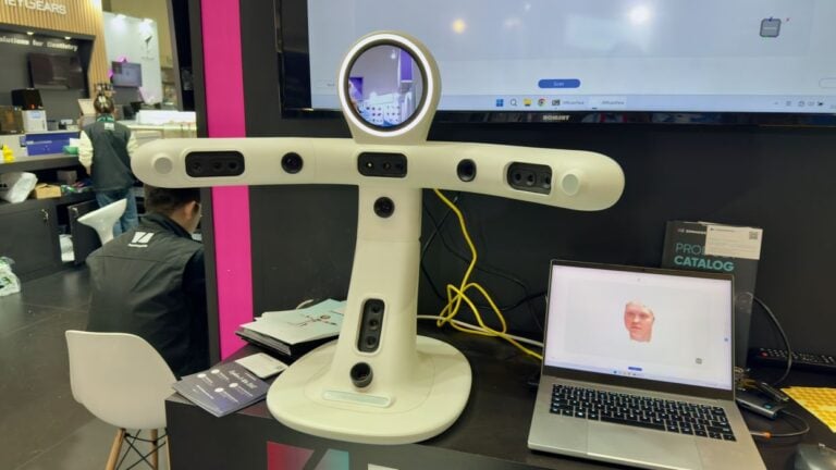 Ten-Second Facial Scans: 3DMakerpro Unveils JMFACE