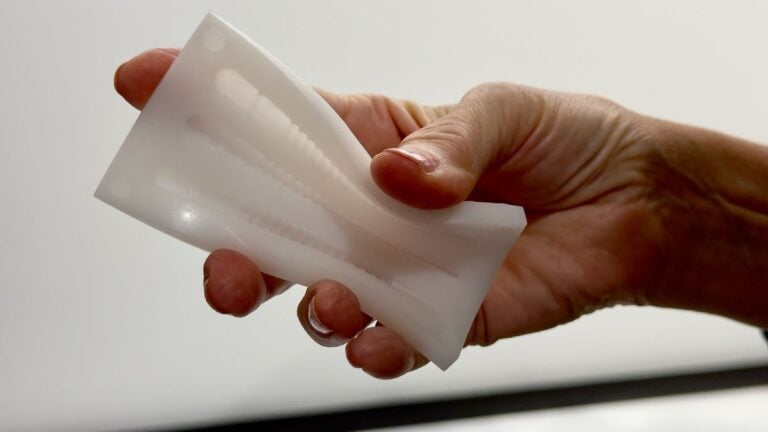 Axtra3D Showcases Impressive Flexibility and Surface Quality with Advanced Resin Printing